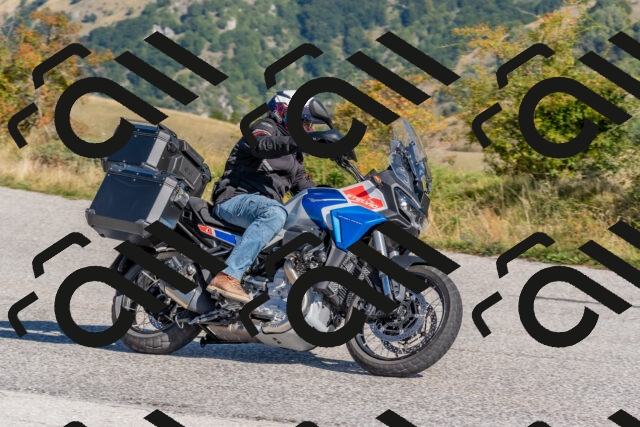 202509211040-DSC_4214_c4_