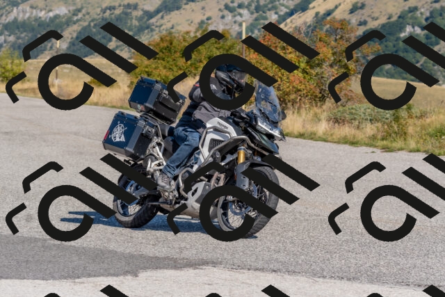 202509211040-DSC_4215_c4_