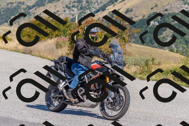 202509211048-DSC_4250_c4_