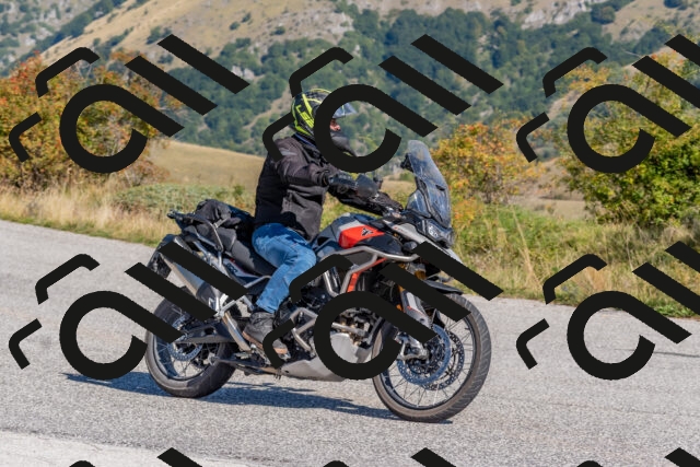 202509211048-DSC_4251_c4_