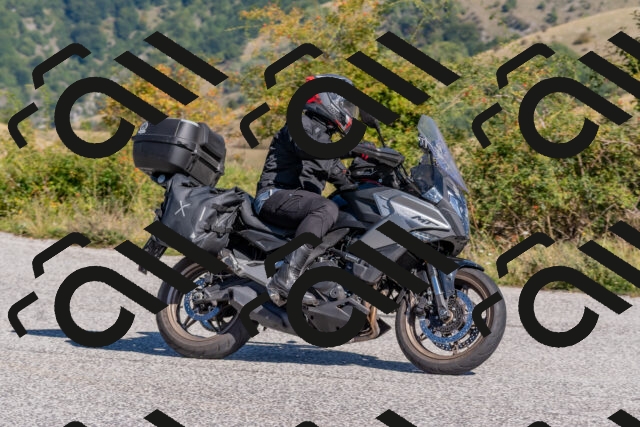 202509211108-DSC_4332_c4_