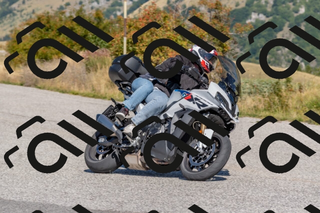 202509211200-DSC_4785_c4_