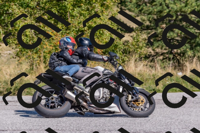 202509211201-DSC_4801_c4_