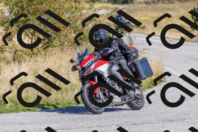 202509211202-DSC_4805_c4_