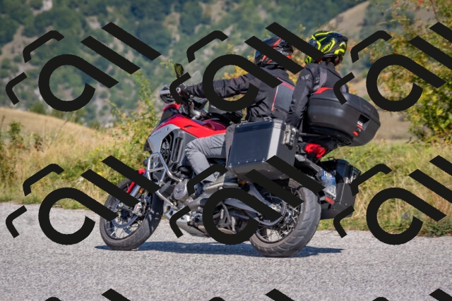 202509211202-DSC_4807_c4_