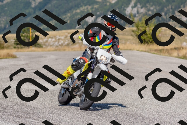 202509211203-DSC_4816_c4_