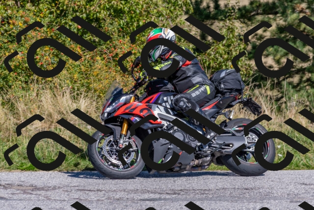 202509211216-DSC_4955_c4_