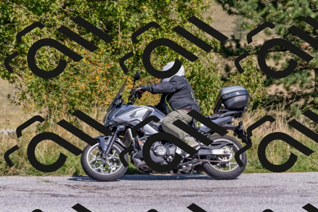 202509211221-DSC_5015_c4_