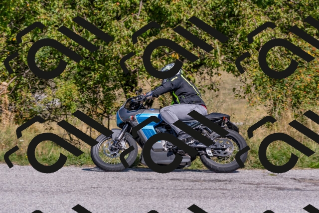 202509211221-DSC_5018_c4_