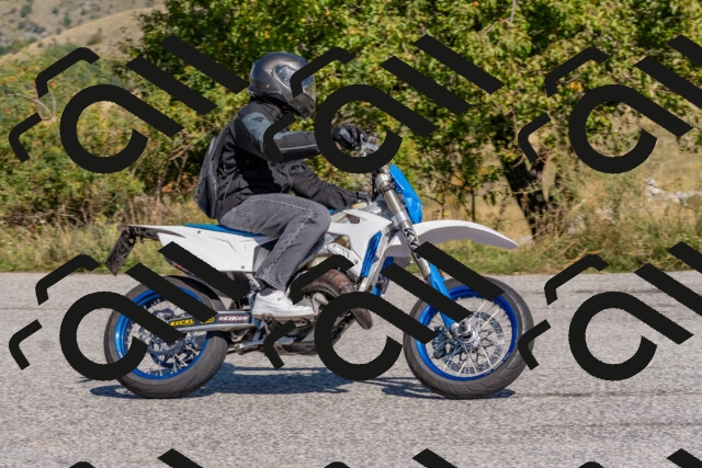 202509211221-DSC_5028_c4_