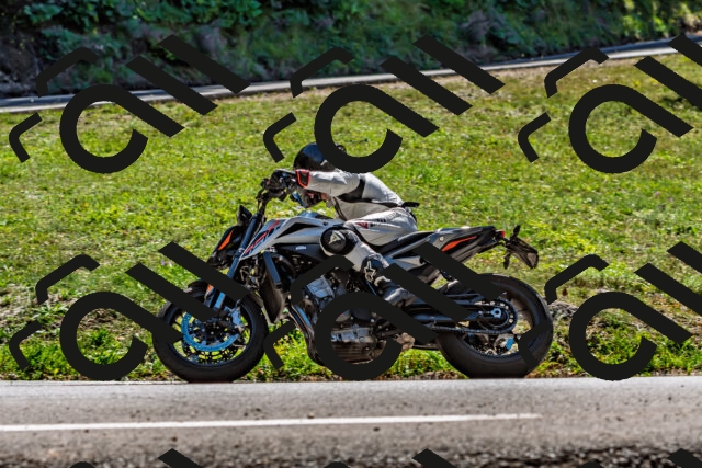 202509201329-DSC_1375_d2_