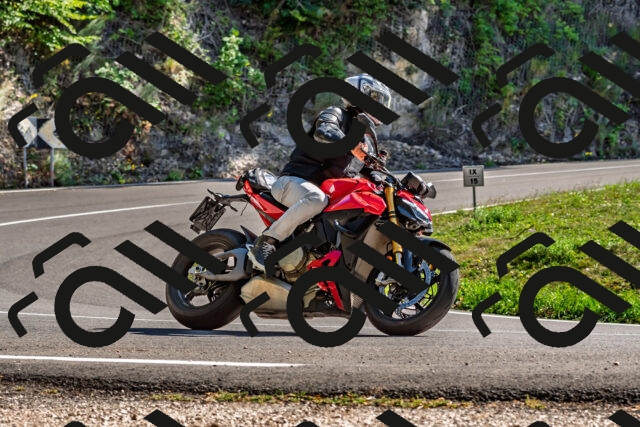 202509201448-DSC_1641_d2_