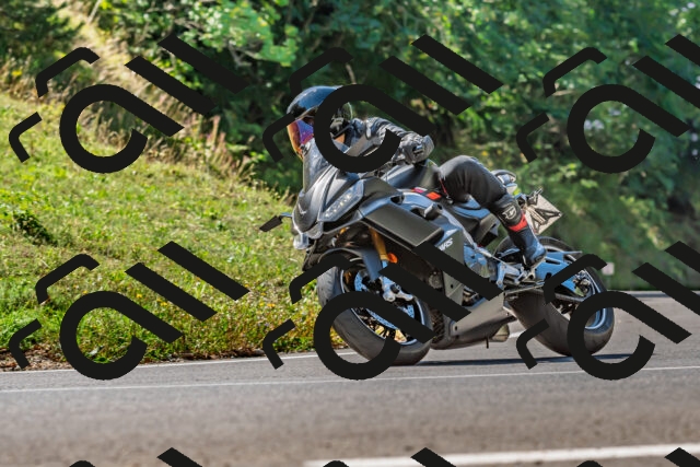 202509211152-DSC_3315_d2_