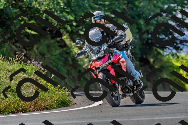 202509211200-DSC_3430_d2_