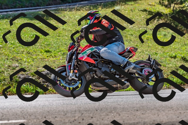 202509211211-DSC_3522_d2_