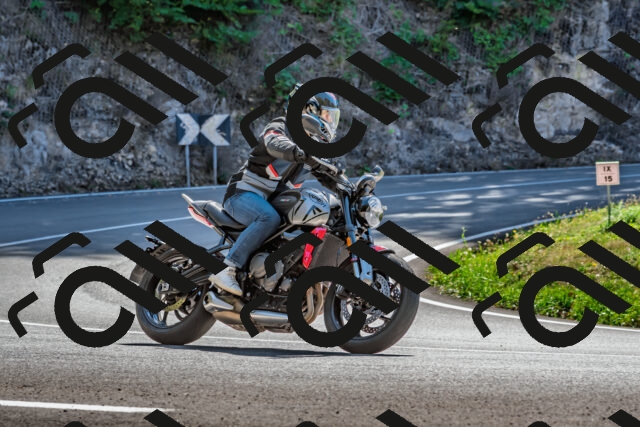 202509211225-DSC_3709_d2_