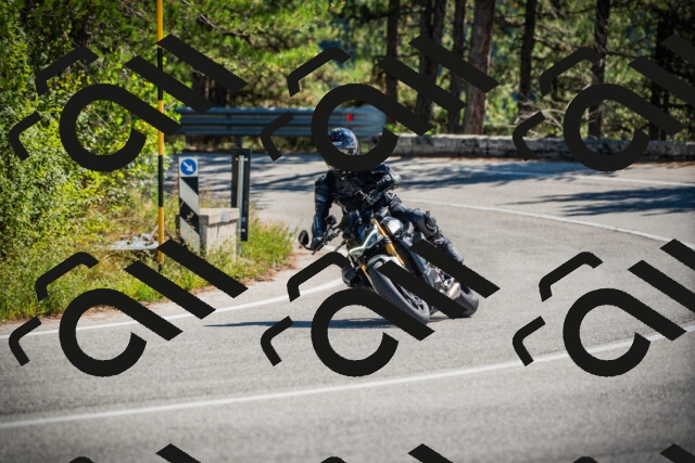 202509211201-DSC09197_c1_