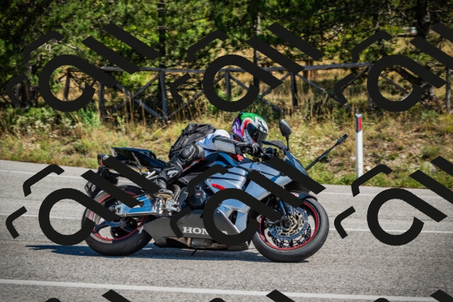 202509211201-DSC09202_c1_