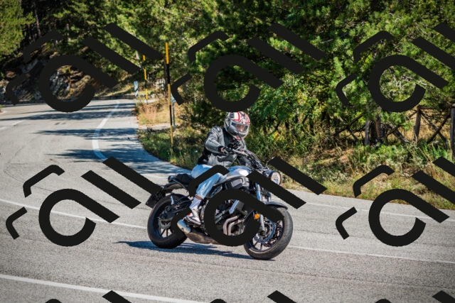 202509211202-DSC09250_c1_