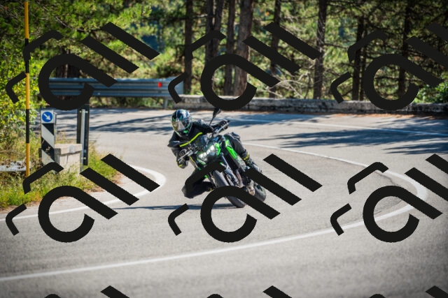 202509211211-DSC09404_c1_