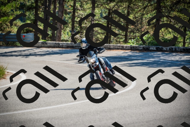 202509211211-DSC09408_c1_