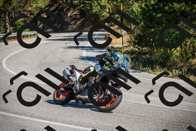 202509211220-DSC09579_c1_