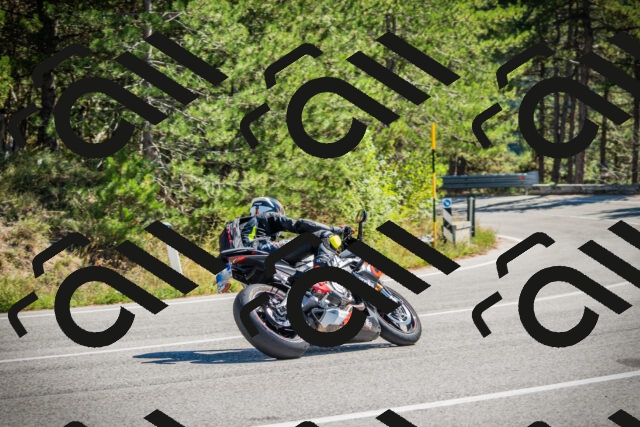 202509211220-DSC09586_c1_