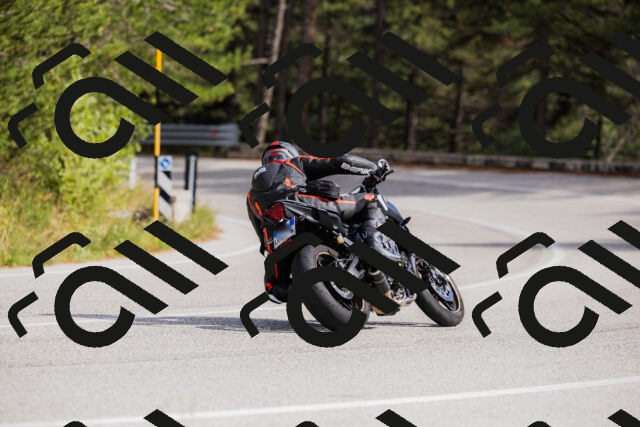 202509271454-_04A0279_c3