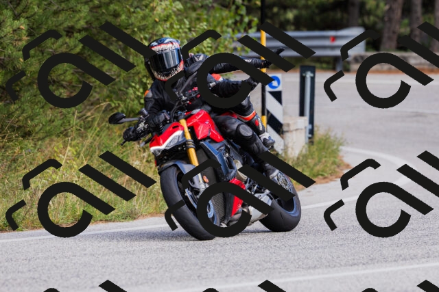 202509271455-_04A0287_c3