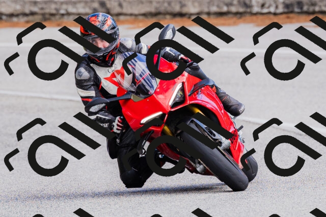 202509271506-_04A0376_c3