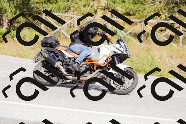 202509271512-_04A0404_c3