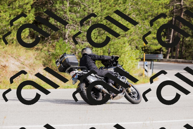 202509271512-_04A0407_c3