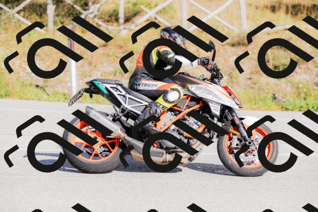 202509271525-_04A0501_c3