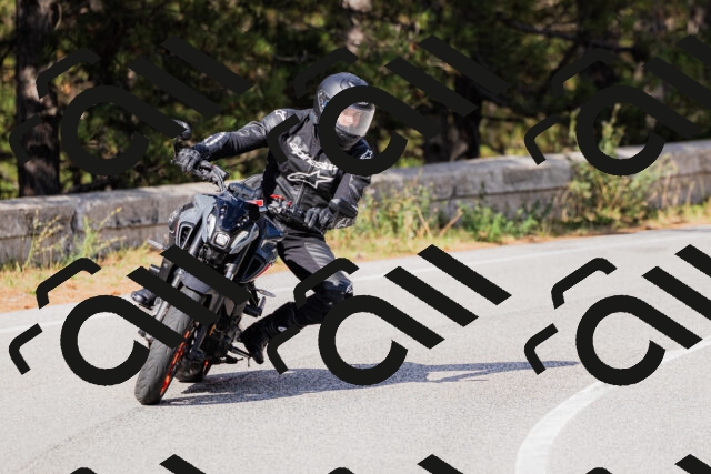 202509271530-_04A0503_c3