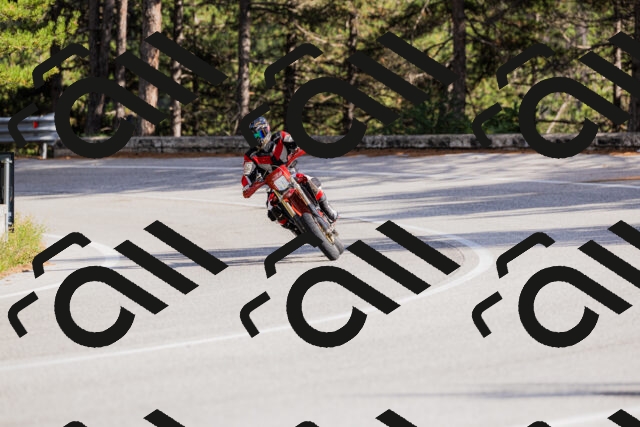 202509271547-_04A0552_c3