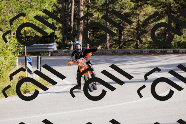 202509271548-_04A0557_c3