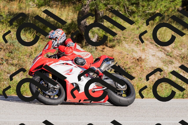 202509271558-_04A0597_c3