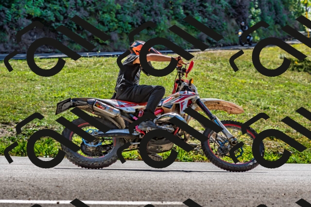 202509271258-DSC_4062_d2_