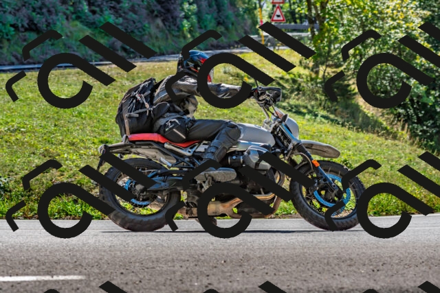 202509271258-DSC_4066_d2_