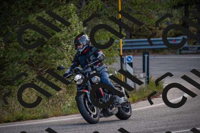 20250928105142-_5005655_am_