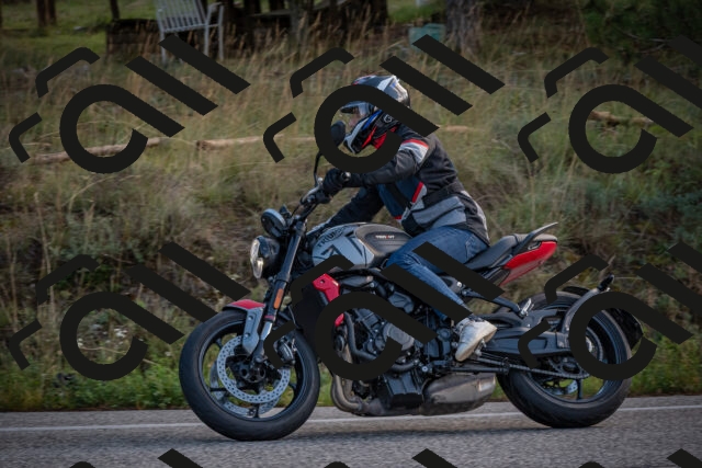 20250928105143-_5005657_am_