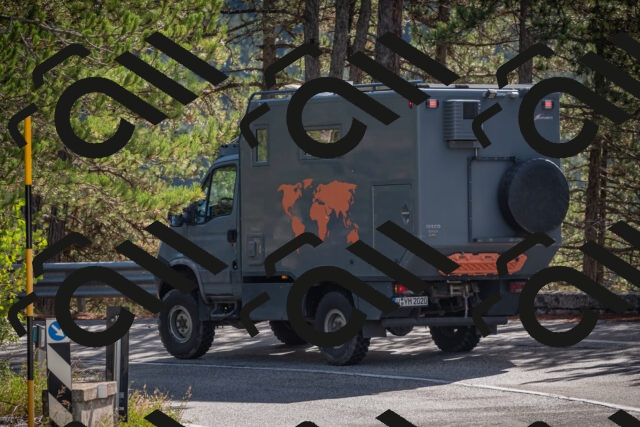 20250928105716-_5005662_am_