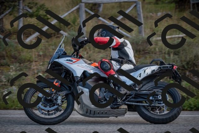 20250928120155-_5005950_am_