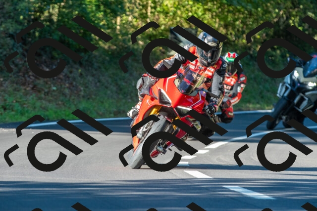 20250928094830_-R027817_r2