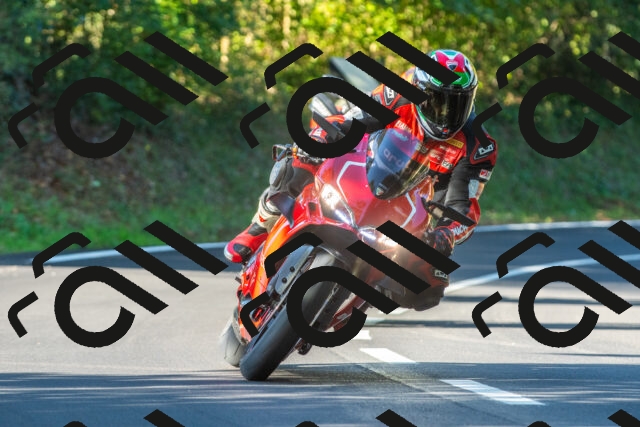 20250928094831_-R027820_r2