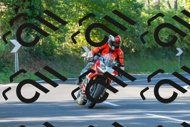 20250928094838_-R027824_r2