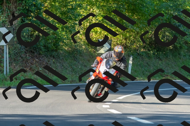 20250928094907_-R027825_r2