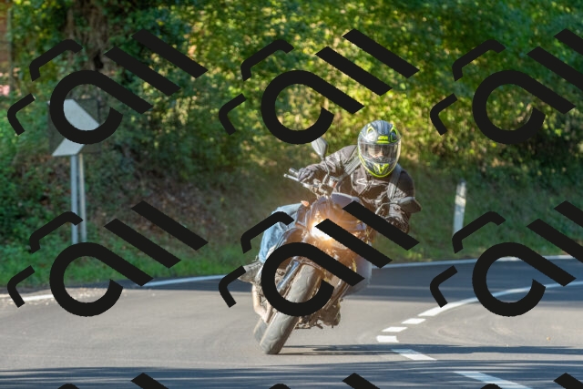 20250928094909_-R027829_r2