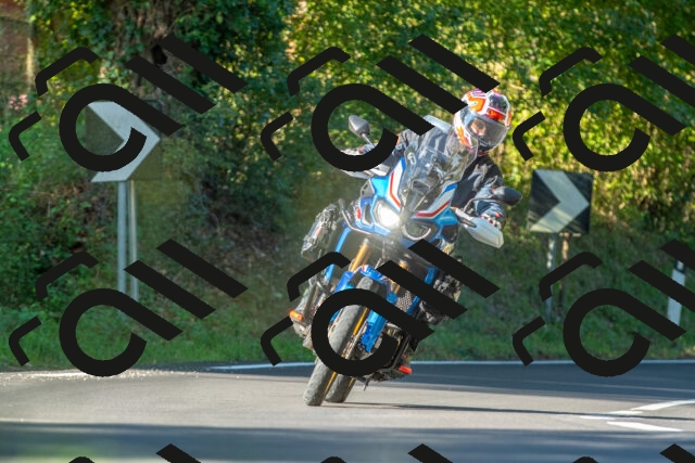 20250928095731_-R027852_r2