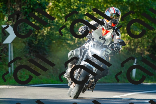 20250928095732_-R027856_r2